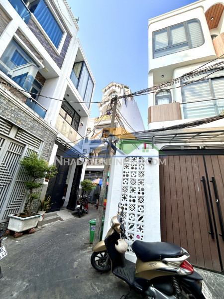 Nhà đẹp vào ở ngay chỉ 5.2t- đ.tôn đản ngang 4.2m- lưu thông ra đ.số - khánh hội- hoàng diệu- nguyễn tất thành.