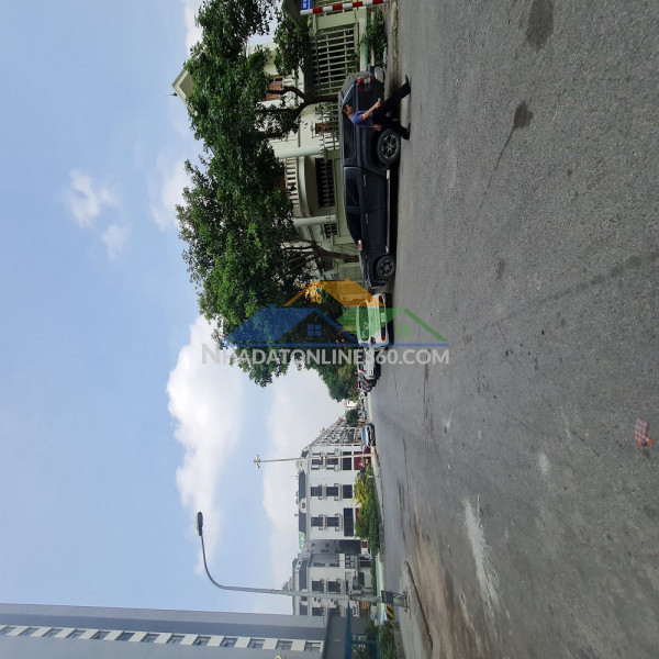 Tđc trâu quỳ, gia lâm. 61m2, mt 4m, đường 13m view vườn hoa chỉ 11 tỷ x. lh 0989894845