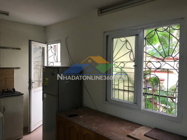 Cho thuê nhà tập thể đầm trấu tầng 4 80m2*1 tầng-giá 8tr ctl