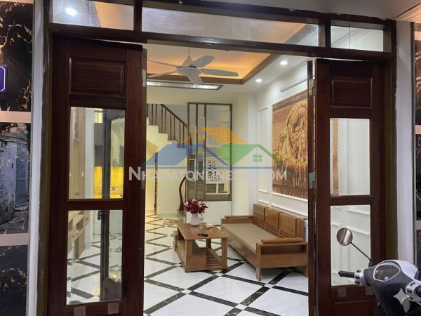 Nhà an dương vương, phú thượng - ngõ nông - gần trường, chợ - ở sướng - giữ tiền tốt - 1 căn duy nhất - giá 6.7 tỷ