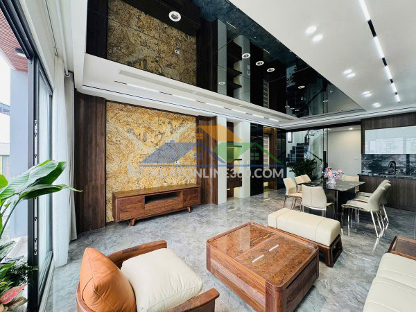 Hoa hậu phân lô 918 phúc đồng,50m,7 tầng,gara 2 ô tô,ngõ thông,full nt.hơn 18  tỷ