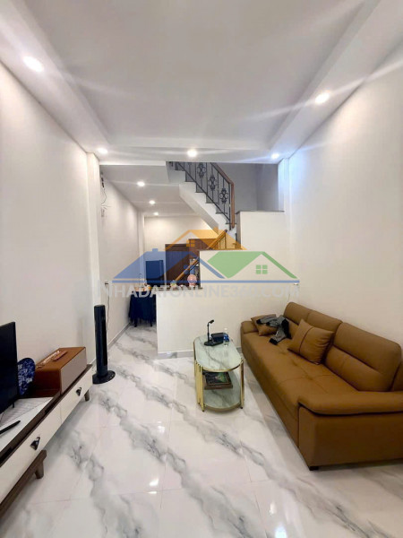 Nhà mặt tiền oto trước nhà bông sao p5q8 (k.doanh tại nhà)