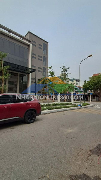 Bán đất tđc việt hưng 90m2- vỉa hè- ô tô tránh- lô góc- hơn 20 tỷ