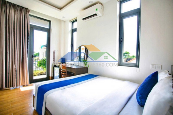 Villa 3 tầng nguyễn tuân, 271m2, giá 18,8 tỷ, 10 phòng ngủ, có hồ bơi