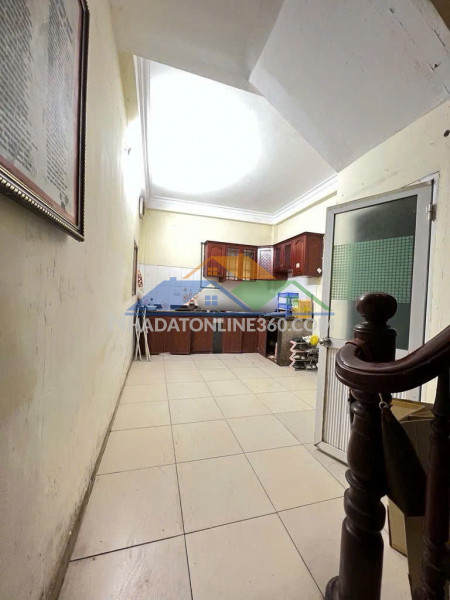 Cho thuê nhà ở  hộ gia đình ngõ hồ văn chương-dt 35m2*4...