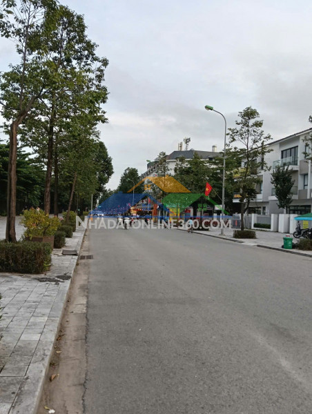 Nhà lô góc mới đẹp , vỉa hè rộng ô-tô tránh , mặt kinh doanh  kđt mỗ lao 45m 5 t 11 tỷ 9