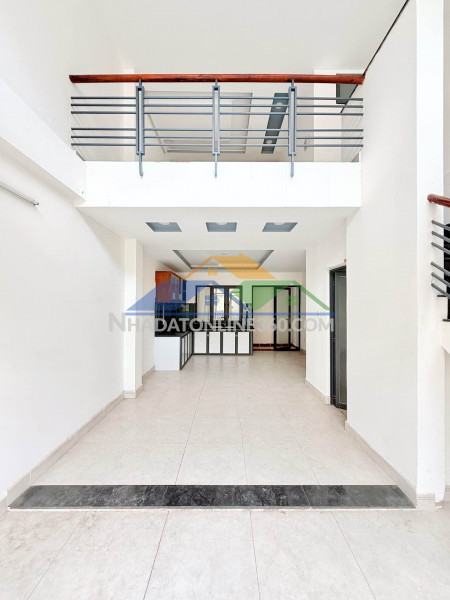 Sát mặt tiền phạm văn đồng - bình thạnh - 5 tầng btct - 45m2 - sổ a4 hoàn công đủ - chỉ 7.x tỷ còn tl