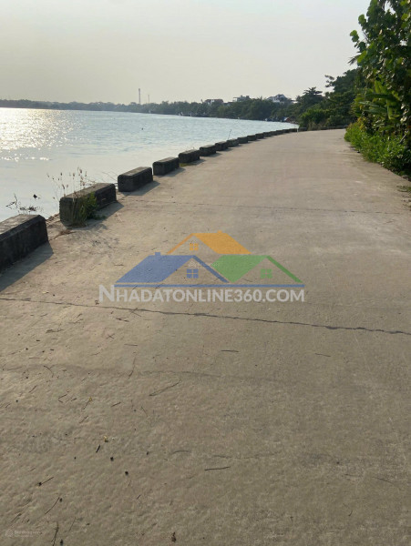 Chính chủ cho thuê nguyên căn nhà mặt phố bà triêu.