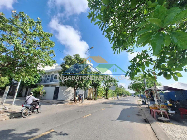 Nền đất kdc đào sư tích, 98m, chỉ 6 tỷ, đường rộng, xây dựng tự do