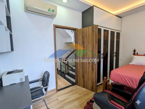 Bán nhà  góc 2 mặt tiền đường huỳnh tấn phát, quận 7 - cạnh phú mỹ hưng - 5tỷ5.