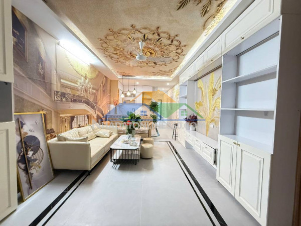 Bán nhà tập thể hai bà trưng 50m ngay lò đúc chỉ 2,9x tỷ cải tạo thành 2 ngủ