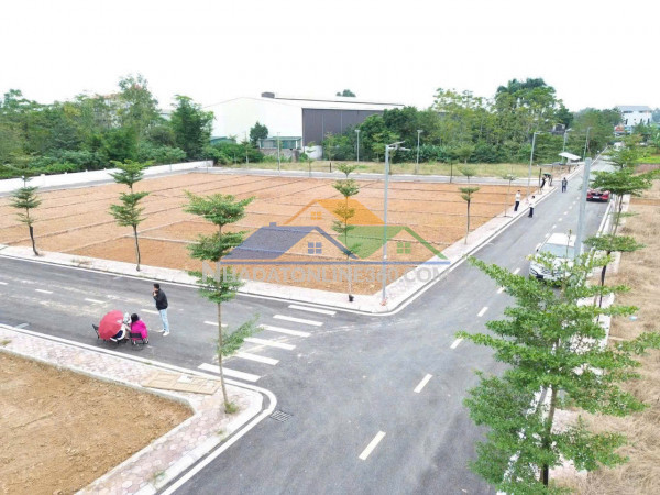 Chính chủ bán đất liền kề : 101.7m2 đất fun thổ cư. 4.x tỷ . thôn 7 phú cát / hòa lạc/ hà nội, lh 0966329691