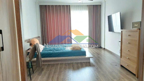 Nhà dân xây 2022 ngõ 173  hoàng hoa thám 34m2 xây  5 tầng  giá  8 tỷ  giá có thương lượng