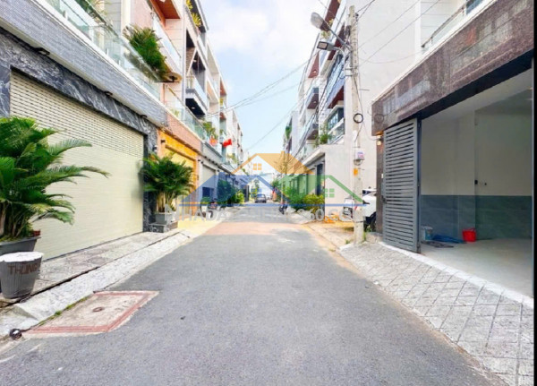 Tt nhà bè- đ.nhựa 8m- gara ôtô- 80m2 4tầng- hoan công đầy đủ- chỉ 8.1ty