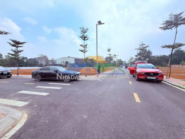 Gia đình cần bán lô đất góc diện tích 104m2 tại vị trí vàng đô thị vệ tinh. đây là lựa chọn tuyệt vời cho nhà đầu tư trong thời điểm này.