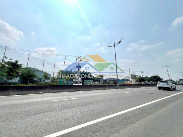 Bán gấp đất mặt tiền ql1a -p-tân tạo - bình tân 8500m2 giá 320  tỷ