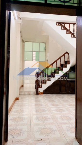 Cho thuê nhà nguyên căn 3 tầng khu vực khương đình – ô tô đỗ cửa giá 12 triệu