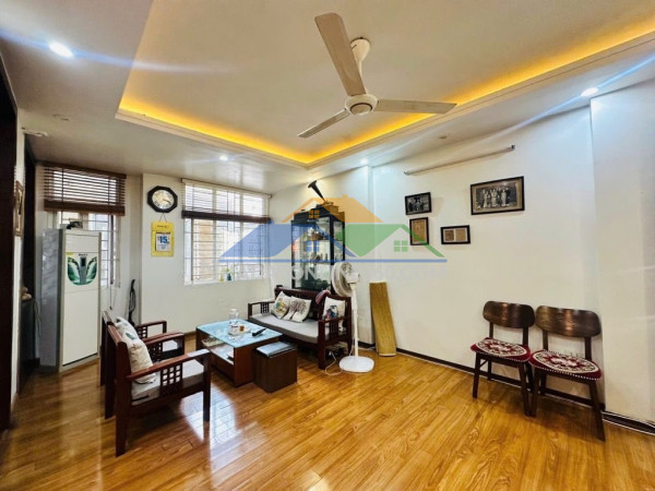 Cho thuê nhà văn phòng vương thừa vũ, vỉa hè, ô tô tránh, 68m x...