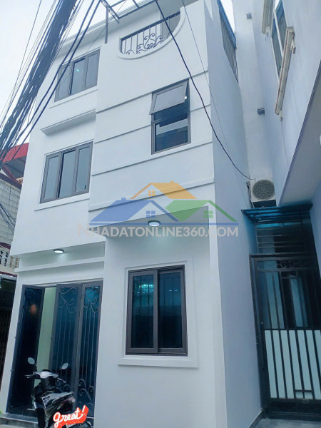 Nhà xây mới 3 tầng, lô góc thoáng, dọn về ở ngay - ngõ rộng - đầy đủ tiện ích xung quanh