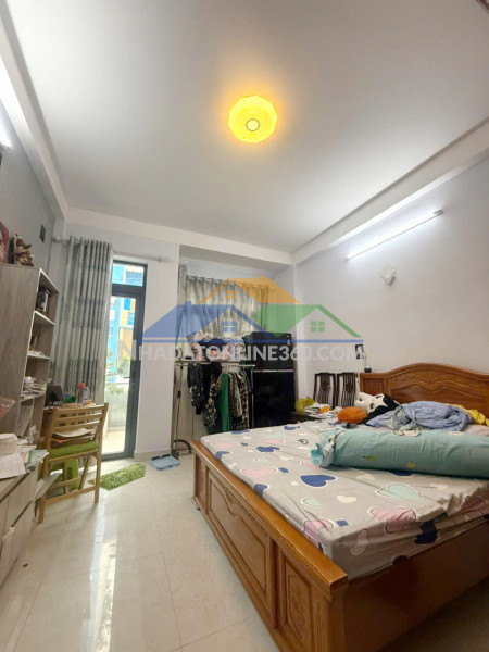 Nhà 5 tầng nở hậu đường nội bộ 8m dương bá trạc p. chánh hưng. giá 13,5 tỷ tl