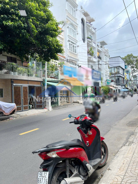 Nhà mặt tiền trệt/lầu sát sân thống nhất đường tân phước p6q10