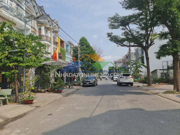 Bán lô đất cực đẹp,shr đường nhựa 13m,giáp công viên,gần vincom 550