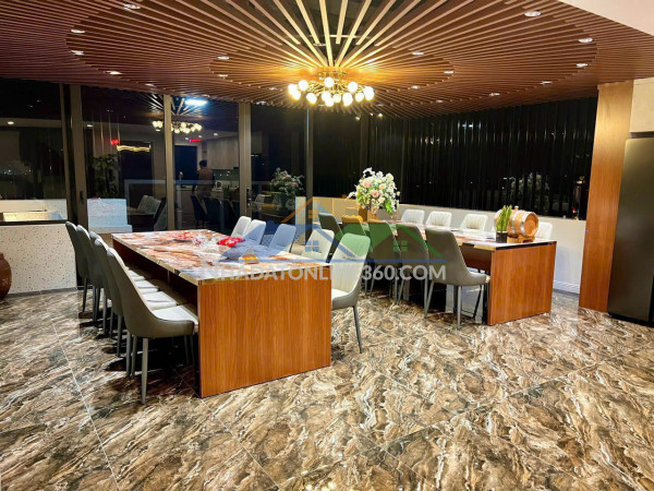 Nhà lô góc, doãn kế thiến,gara oto tránh,thang máy,kinh doanh:74mx6t,mt:5m, 28ty