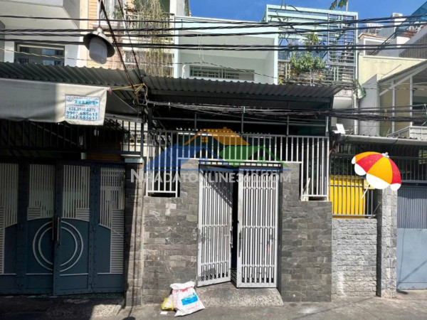 Siêu phẩm xóm chiếu, p.13, quận 4, hồ chí minh - nhà nở hậu tài lộc.