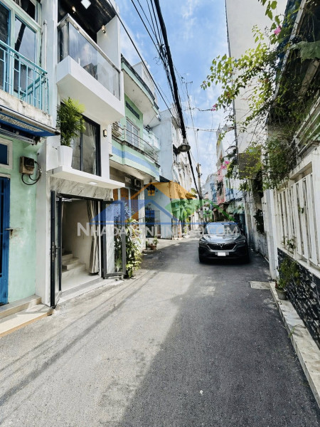 Giáp bàu cát tân bình - hẻm xe hơi thông âu cơ - 250m2 - 6 tầng...