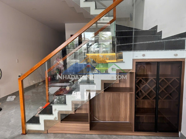 Bán nhà nguyễn văn siêu 77m2, 3 tầng, giá 10,x  tỷ gần cầu rồng