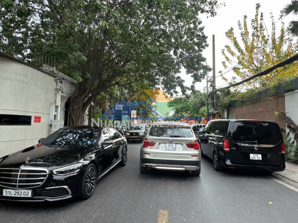 Biệt thự vip thảo điền q2 ngang 15m 580m2 4 tầng có thang máy...