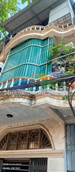 Nhà phố kim mã, trục chính giao thông thuận lợi, nhà 4 tầng , diện tích 50m, xây dựng khung cột chắc chắn, 2 mặt thoáng