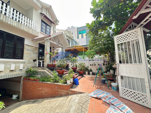 Cho thuê căn hộ chung cư tại 93 lò đúc - kinh đô tower, phố lò...