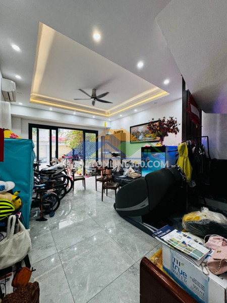 Bán nhà liền kề việt hưng 76m2 - 6 tầng thang máy- gara ô tô –...