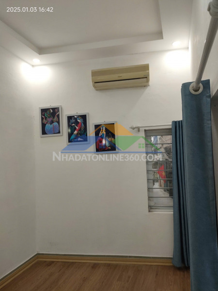 Bán gấp giá rẻ giải phóng 63m, cấp 4, mặt tiền 4m, 950 triệu hoàng mai.