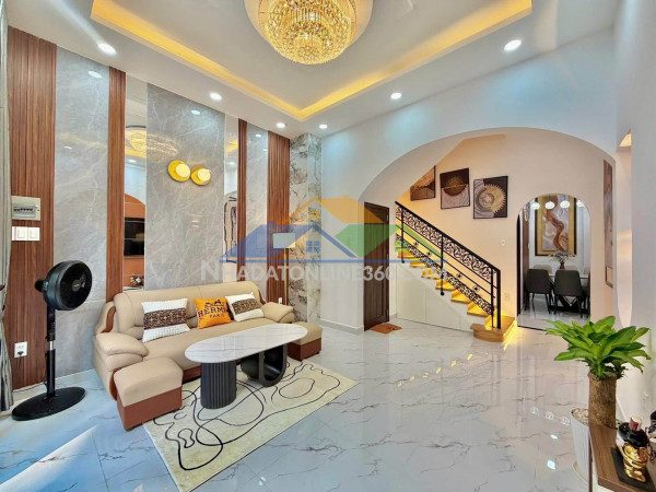 Siêu phẩm town house - khu vip đoàn thị điểm - trung tâm phú nhuận - vài bước ra otô - 4 tầng sân thượng - pn trệt - chỉ 10.x tỷ