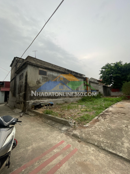 Sân vận động trống đồng- lô góc- ngõ thông- giá hơn 3 tỷ