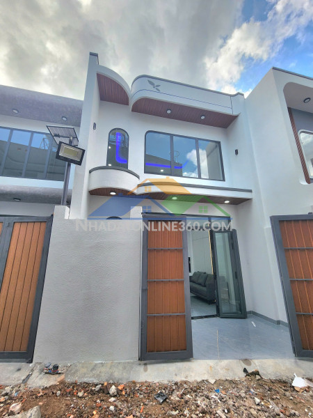 Bán nhà 1 trệt, 1 lầu. 2 mặt tiền. tp long khánh. đn. chỉ 1 tỷ 850tr