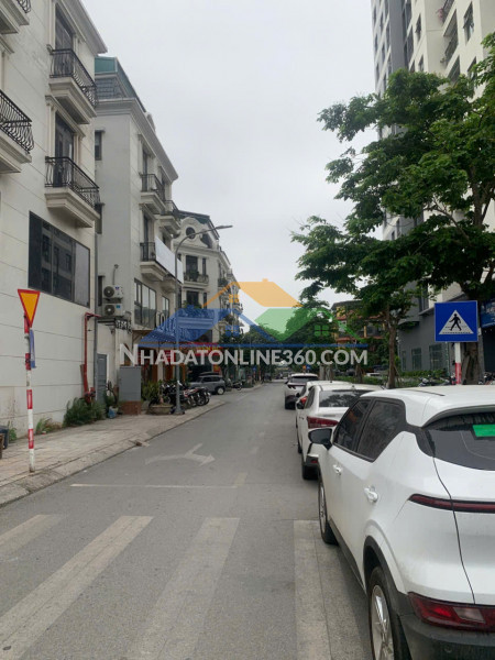 Bán đât 80m  mặt tiền 5m lô góc 3 mặt thoáng ,giá nhỉnh 7 sát học viện nông nghiệp 1 ,.