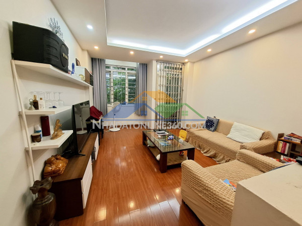 Cực hiếm! bán nhà lò đúc, 30m2, 4 tầng, mặt tiền 5.8m, giá 9.3 tỉ, ngõ nông rộng thoáng, kinh doanh