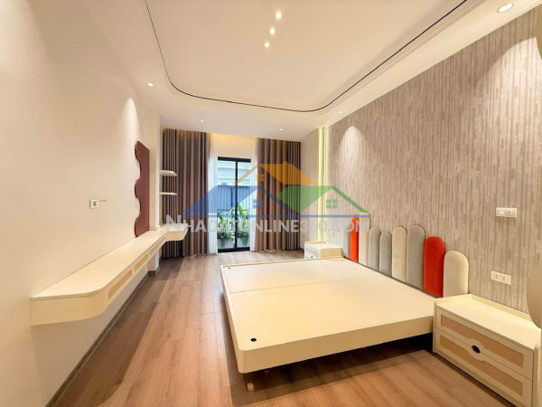 Bán nhà bồ đề - 6 tầng thang máy - ô tô đỗ cửa - sát hồ