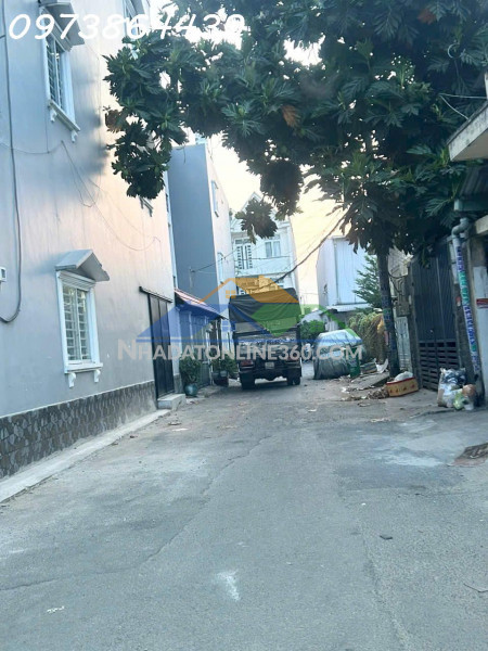 Nhà 3 tầng -  hẻm xe tải – xe hơi ngủ trong nhà – ngang 5 m- diện tích lớn 153m² – chỉ 10,2 tỷ