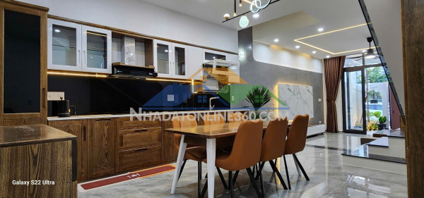 Bán nhà diệp minh châu hòa xuân, 3 tầng, 100m2, đường 7.5m, giá 9.9 tỷ