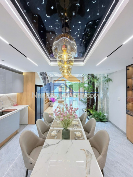 Bán nhà 3 tầng lỗ giáng hòa xuân, 100m2, gần cv văn tiến dũng, giá 7.99 tỷ