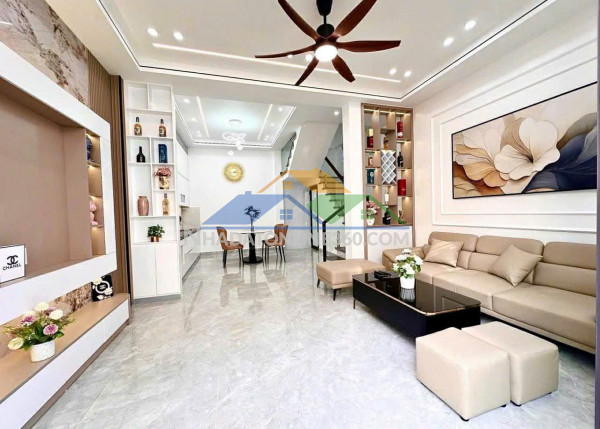 Thái thịnh – 39m² – 5 tầng – mặt tiền 6m – 8.6 tỷ ( nhà thật)