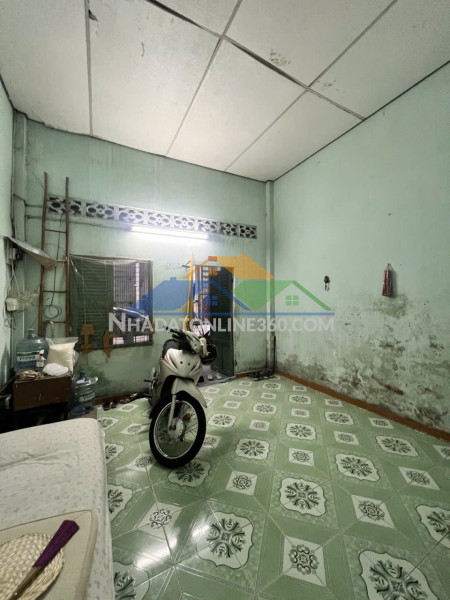 Lê trọng tấn gần chợ phạm đăng giảng 56m2 cấp 4 tiện xây mới -giá 4 tỷ 2