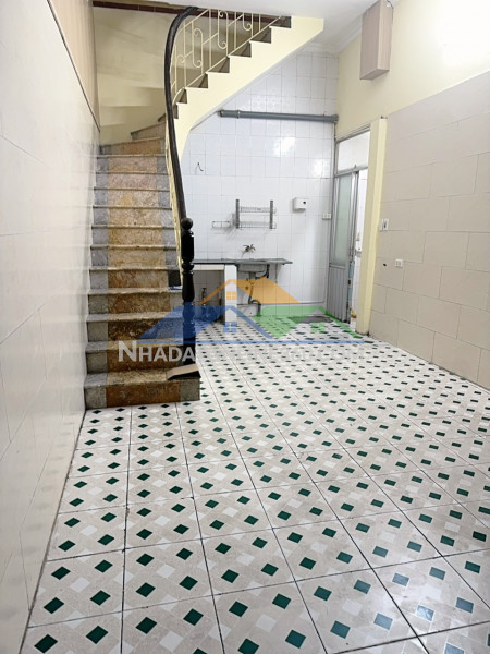 Cho thuê nhà 2 tầng bạch mai, gần các đại học bách- kinh- xây