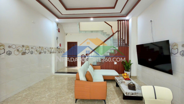 Bán nhà 3 tầng kiệt phó đức chính, diện tích 94,6m², dòng tiền 60 triệu/tháng, giá 9,8 tỷ