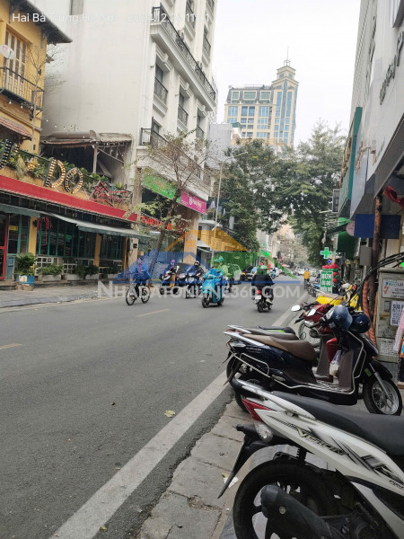 Cho thuê gấp giá rẻ căn hộ mặt phố yên phụ 120m, tầng 7,...