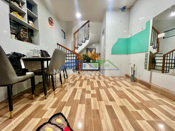 Bán nhà nguyễn đình chiểu, 25m2, 5 tầng 3 phòng ngủ, mặt tiền 3.3m, giá nhỉnh 8 tỉ, ngõ rộng thoáng